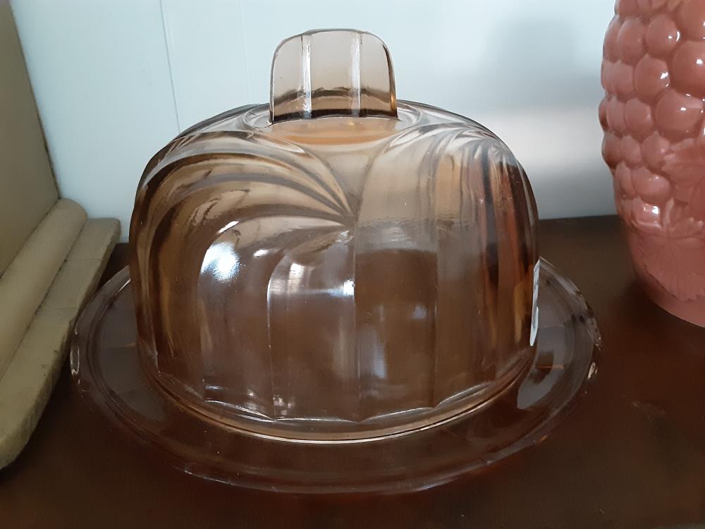 PLAT ET CLOCHE ROSE 1950