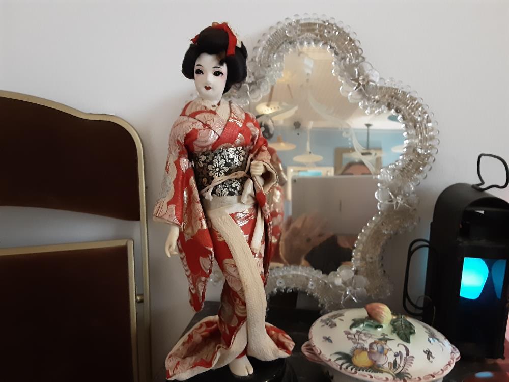 BOITE MUSIQUE GEISHA SOIE 50’S