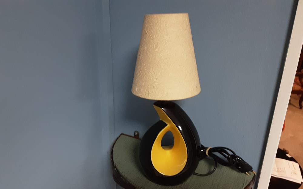 LAMPE CERAMIQUE JAUNE ET NOIR