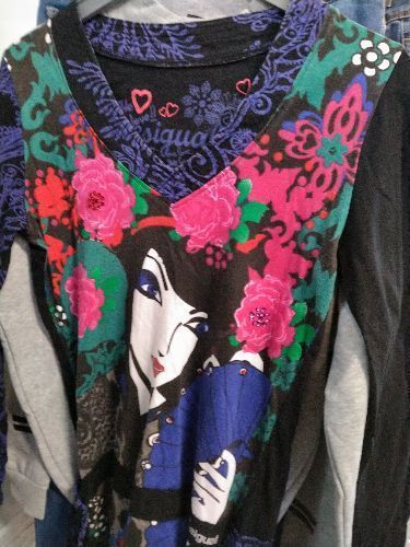 PULL DESIGUAL COL V