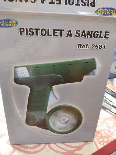 PISTOLET À SANGLE