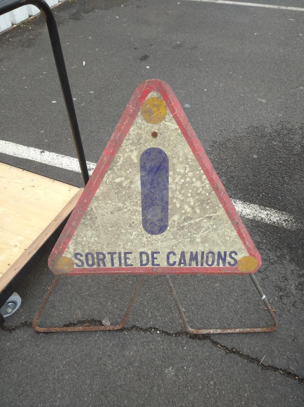 PANNEAU DE SIGNALISATION