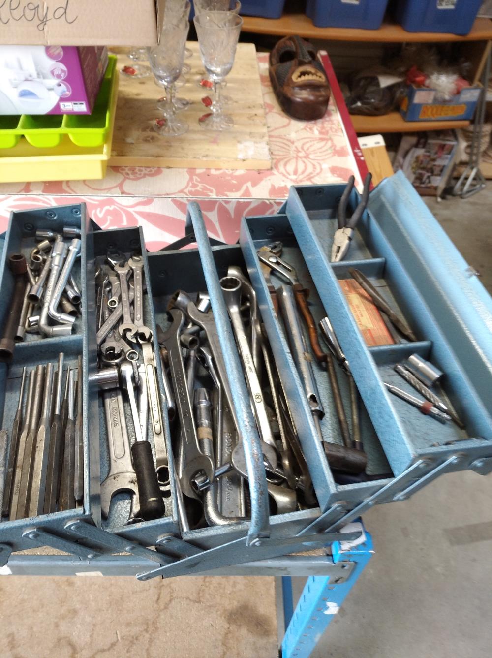 CAISSE OUTILS AVEC OUTILS