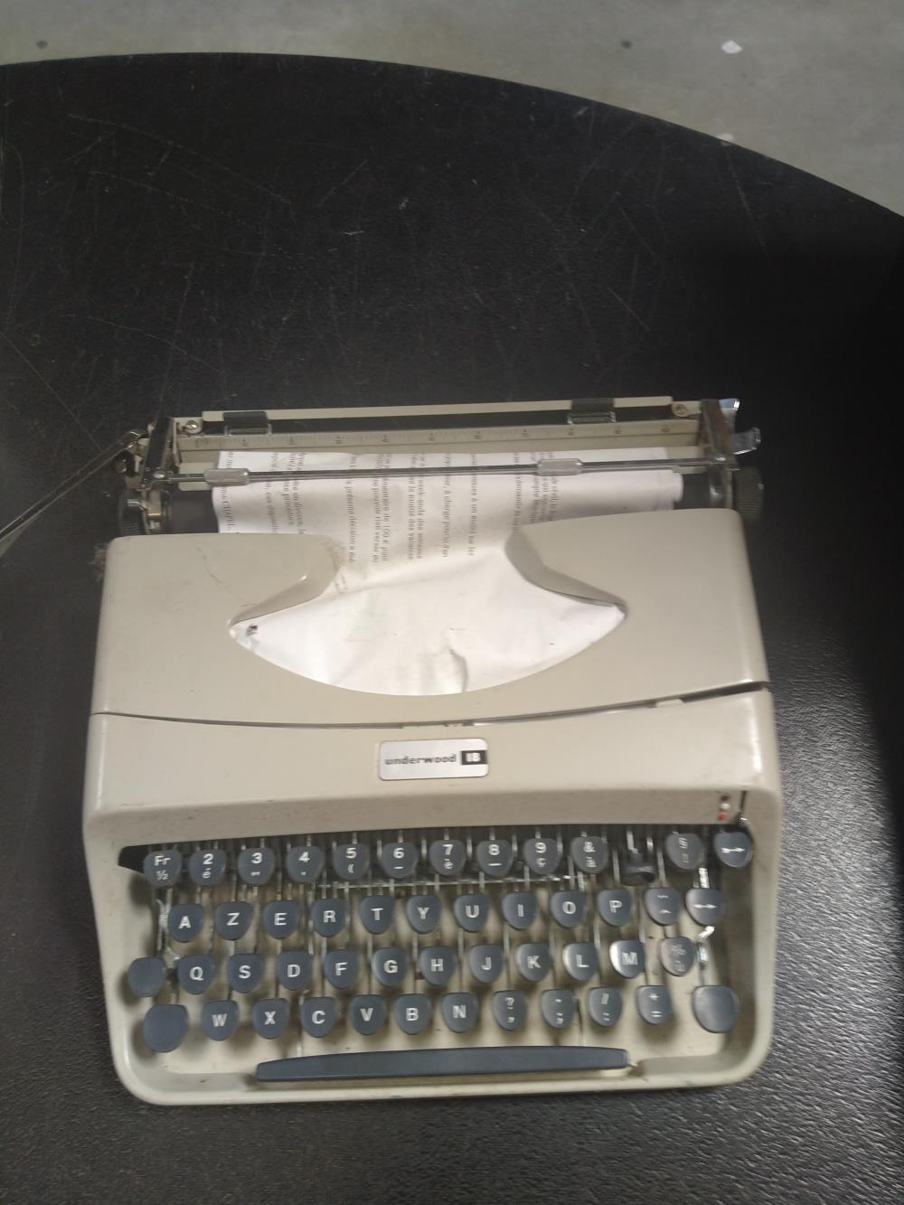 MACHINE A ECRIRE UNDERWOOD