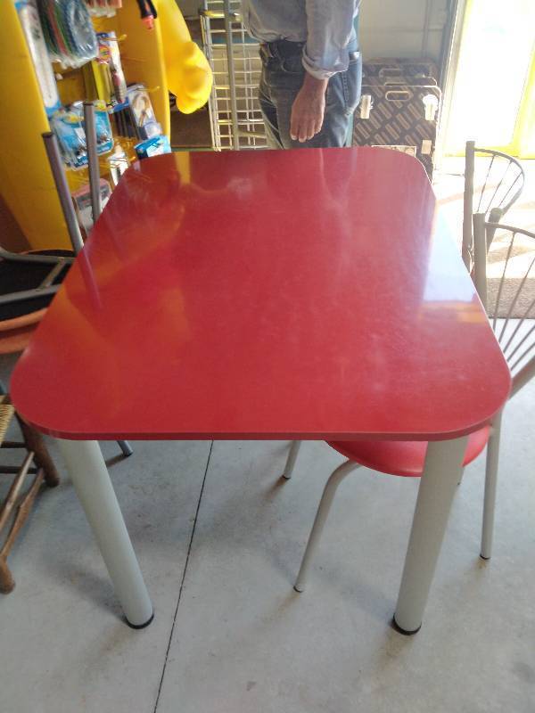 TABLE CUISINELLA ROUGE 