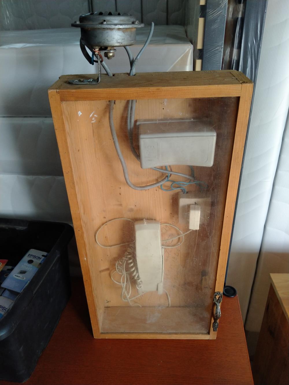 ARMOIRE TÉLÉPHONE AVEC SIRÈNE 