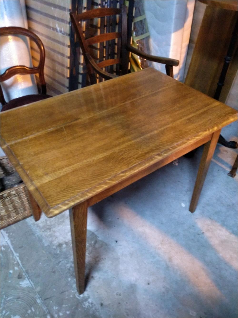 TABLE SCANDINAVE