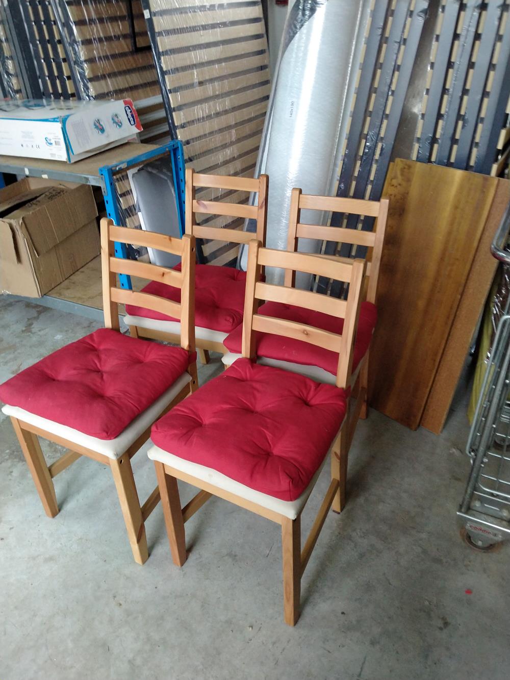 LOT DE 4 CHAISES BOIS AVEC ASSISE ROUGE 