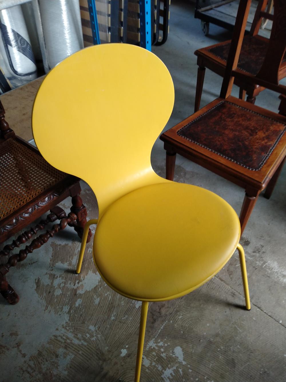 CHAISE FOURMIE JAUNE