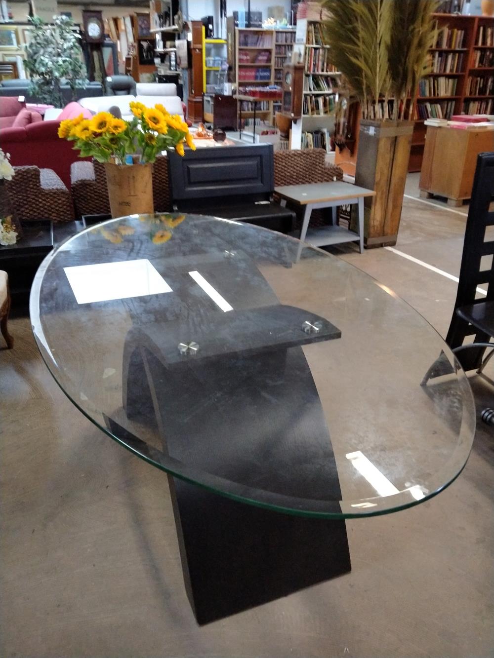 TABLE OVALE VERRE