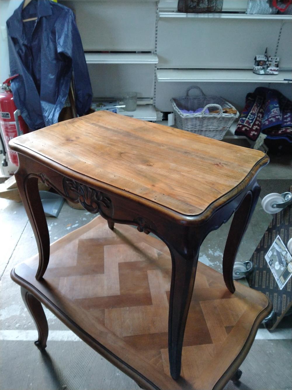 TABLE BASSE