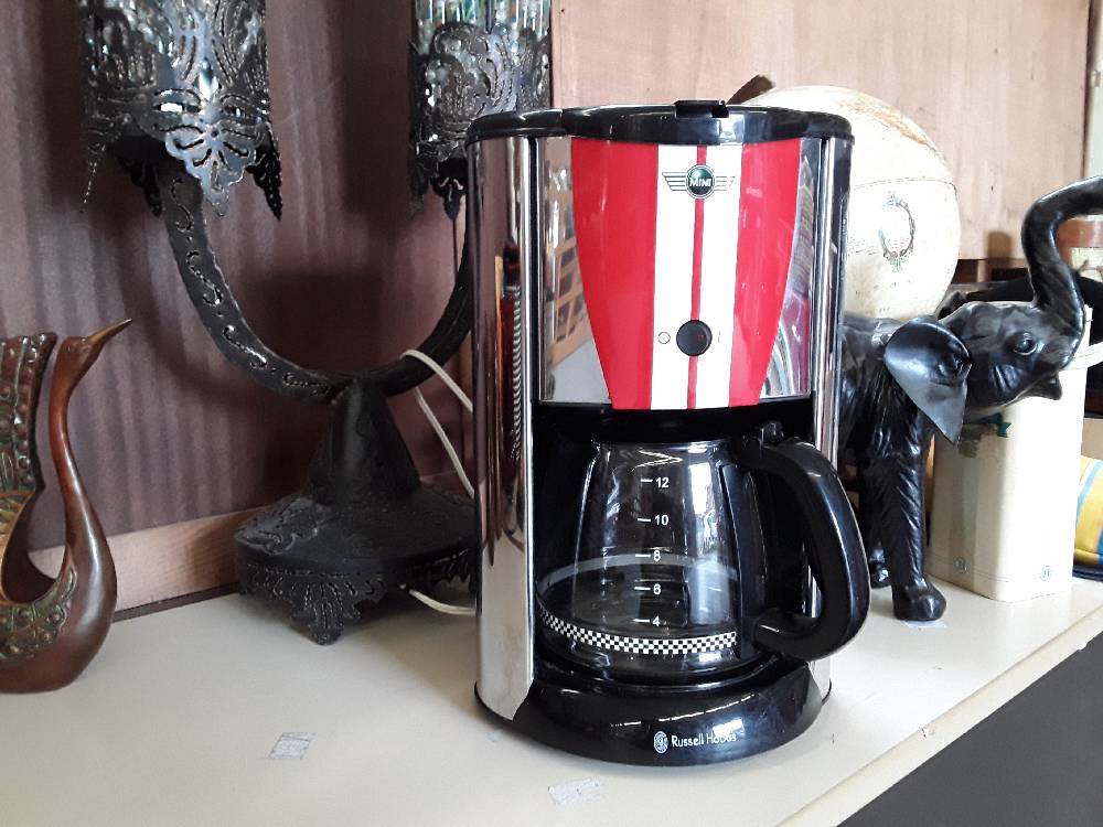 CAFETKERE RUSSELL HOBBS
