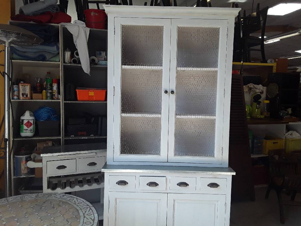 VAISSELIER BLANC DE STYLE CAMPAGNARD 