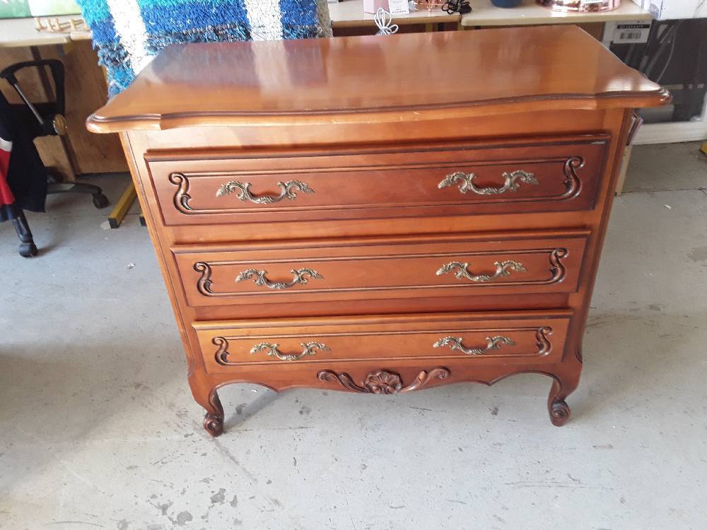 COMMODE 3 TIROIRS EN MERISIER 