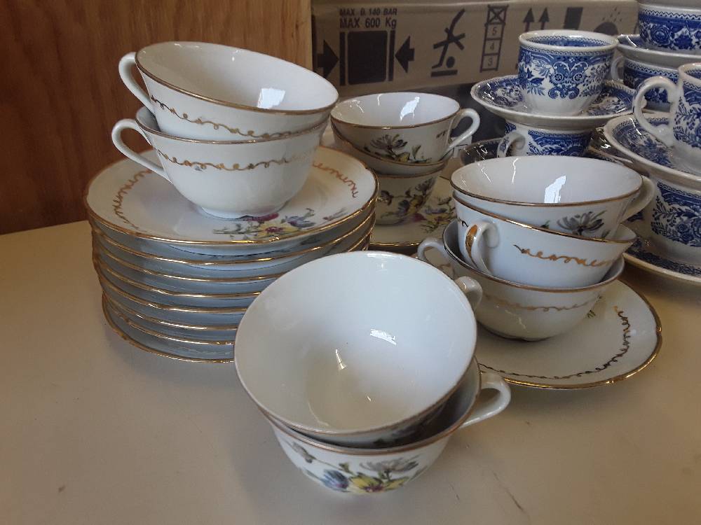 LIT DE 10 TASSES À THÉ 