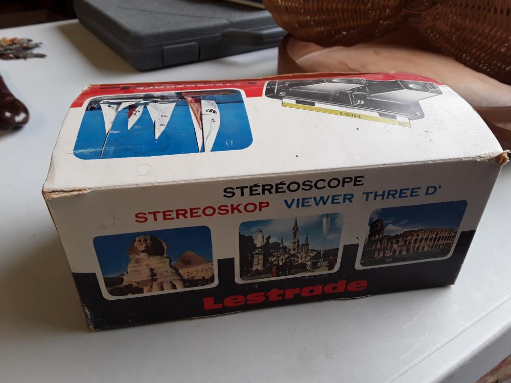 STEREOSCOPE 